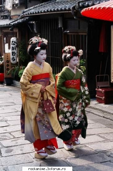 nu sunt doua poze din japonia